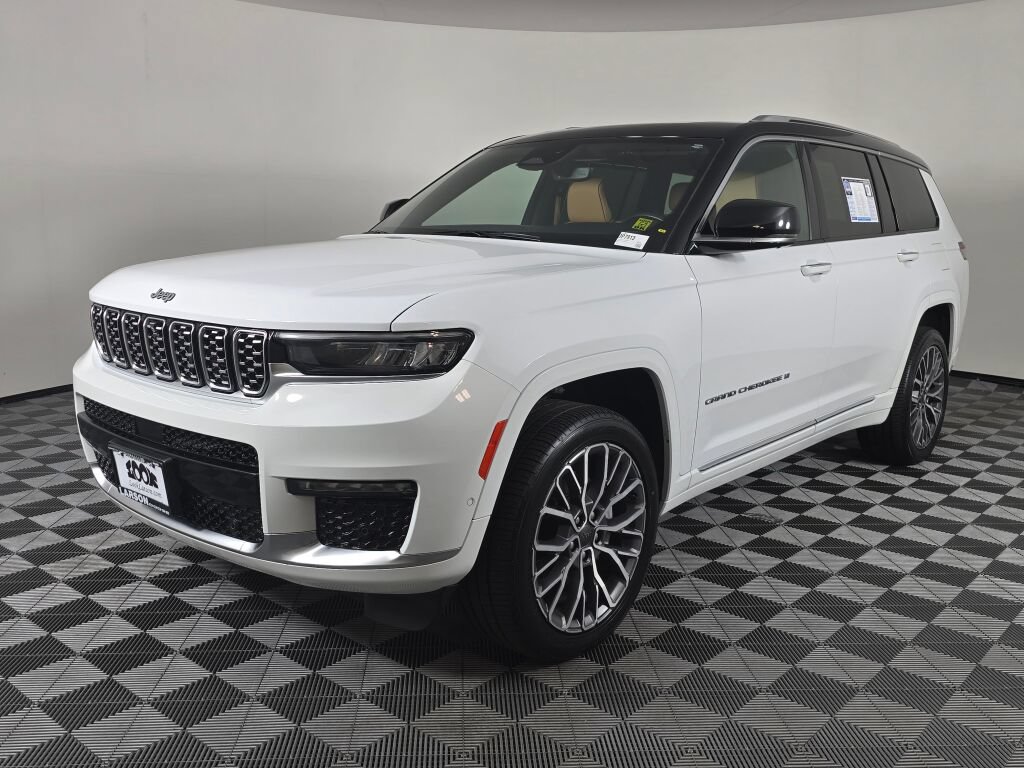 Used 2023 Jeep Grand Cherokee L Summit AWD/4WD image 7