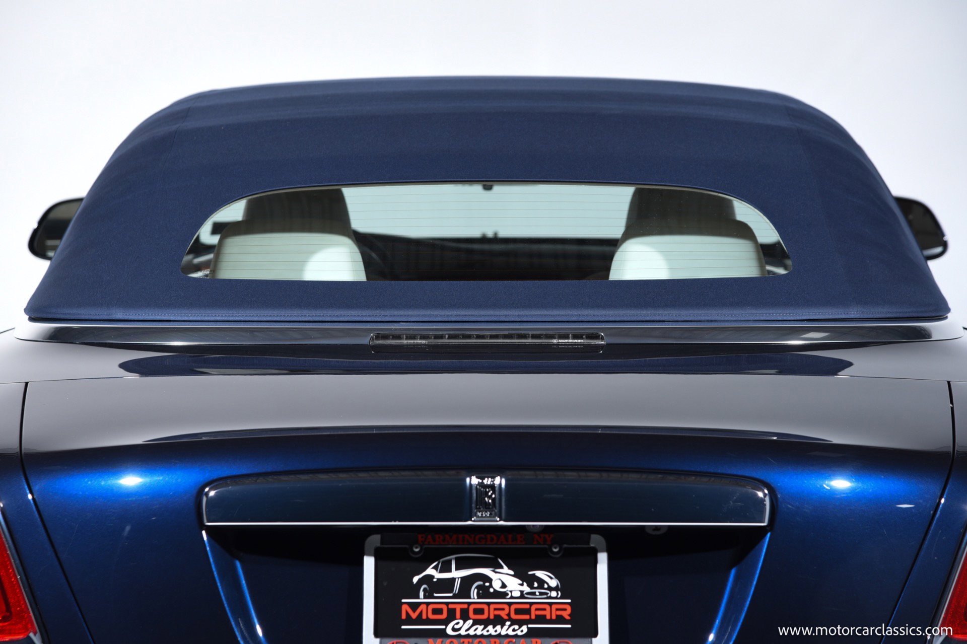 Used 2016 Rolls-Royce Dawn image 19