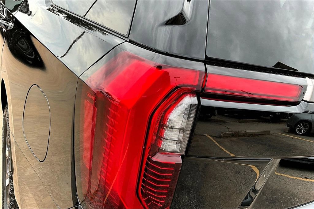 New 2026 GMC Yukon AT4 Ultimate w/ LPO, Floor Liner Package AWD/4WD image 37