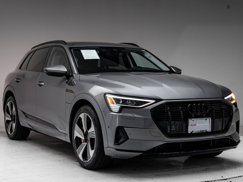 Used 2023 Audi e-tron Premium Plus w/ Premium Plus Package AWD/4WD image 32