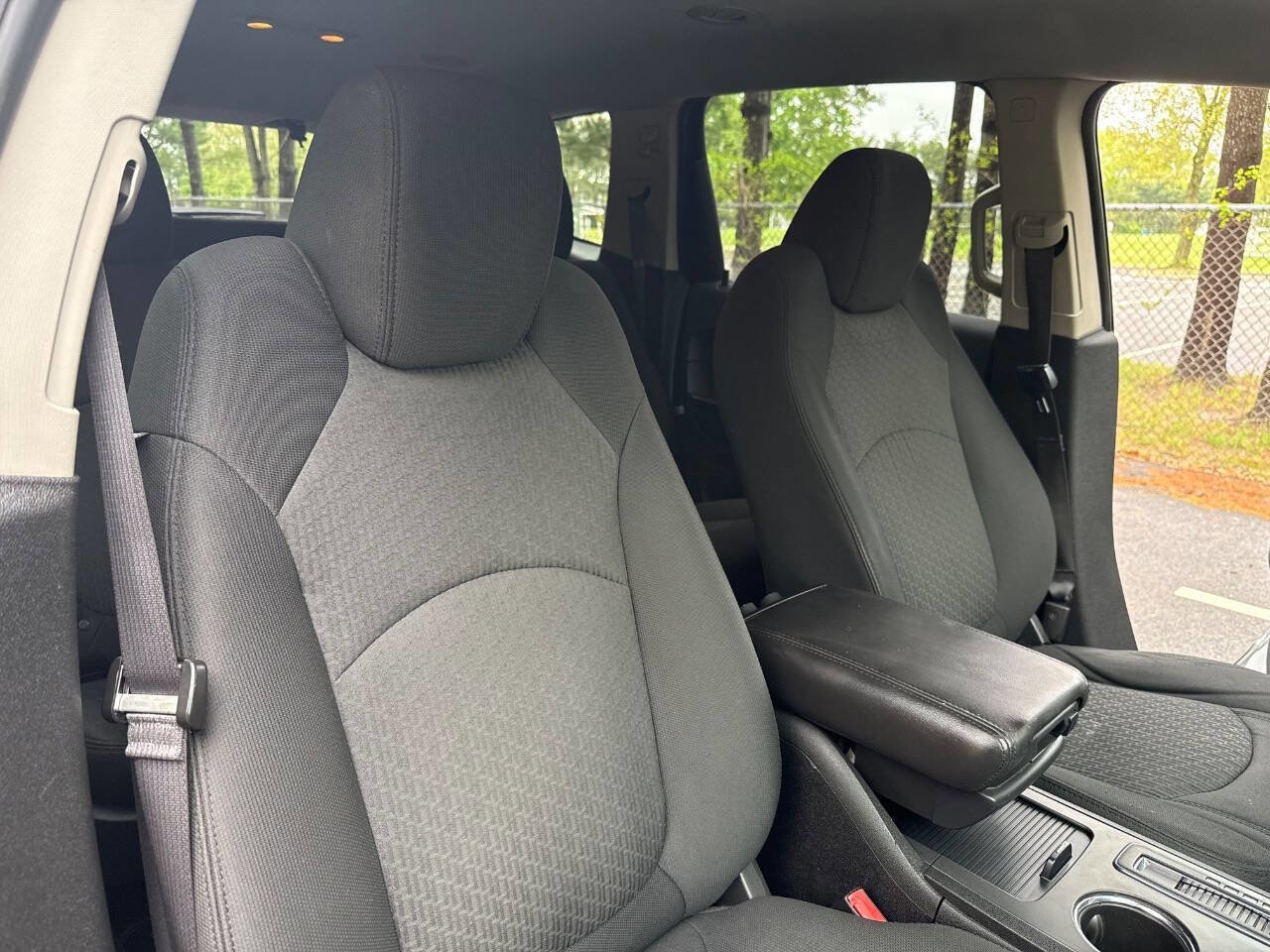 Used 2011 Chevrolet Traverse LT w/ Personal Connectivity Package AWD/4WD image 22
