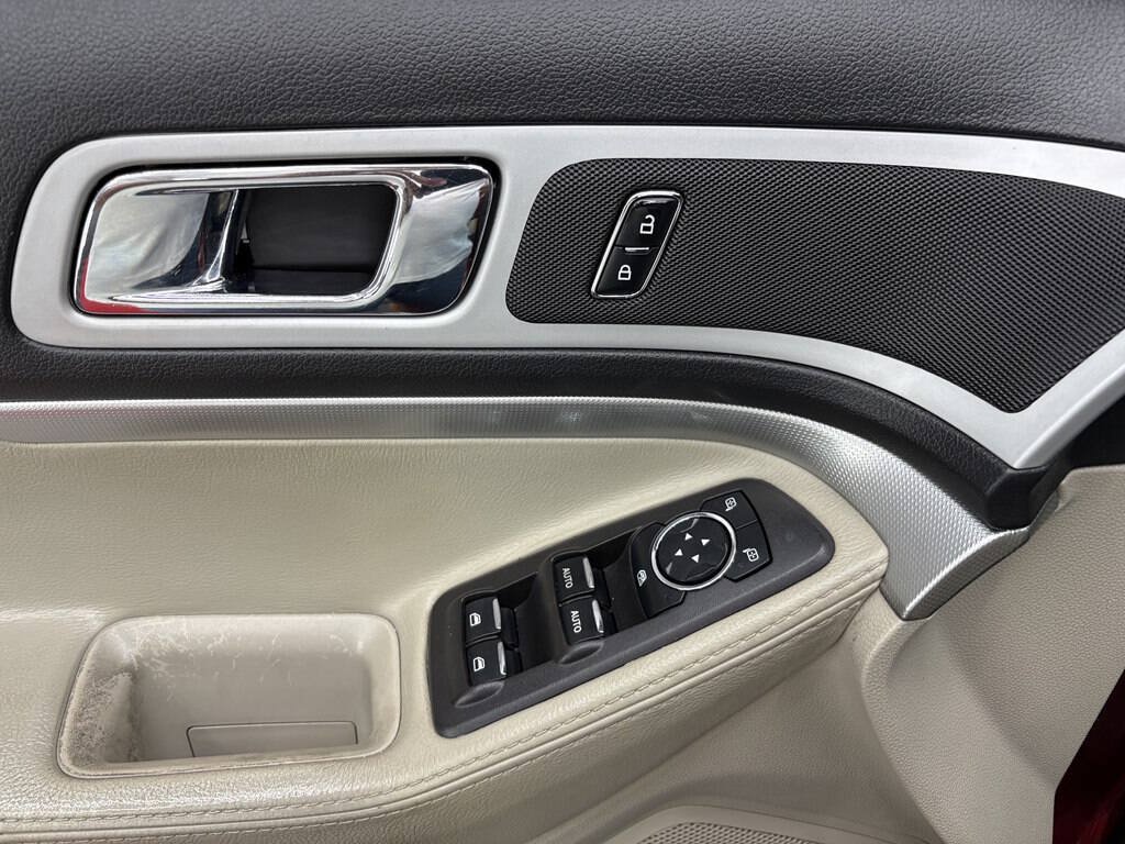 Used 2013 Ford Explorer XLT AWD/4WD image 8