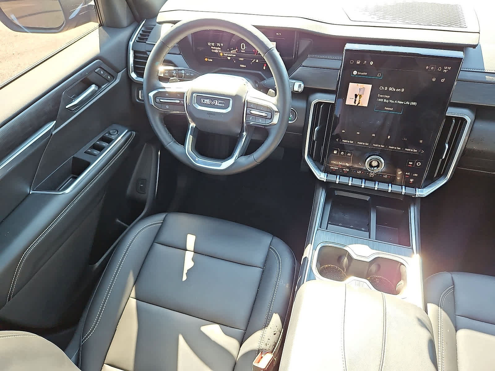 Used 2026 GMC Acadia Elevation w/ Elevation Premium Package FWD image 10