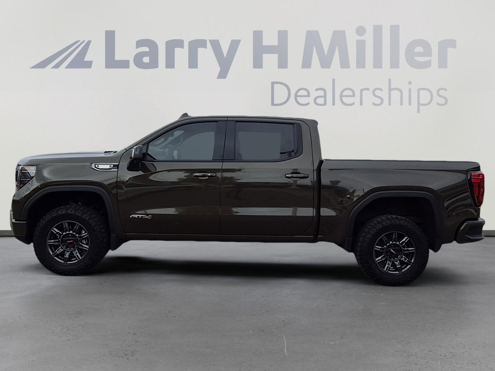 Used 2024 GMC Sierra 1500 AT4 AWD/4WD video 2