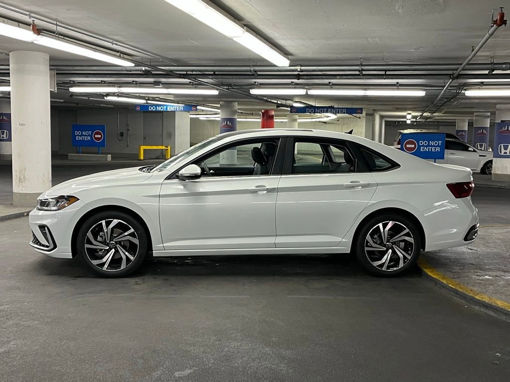 New 2026 Volkswagen Jetta SEL FWD image 32