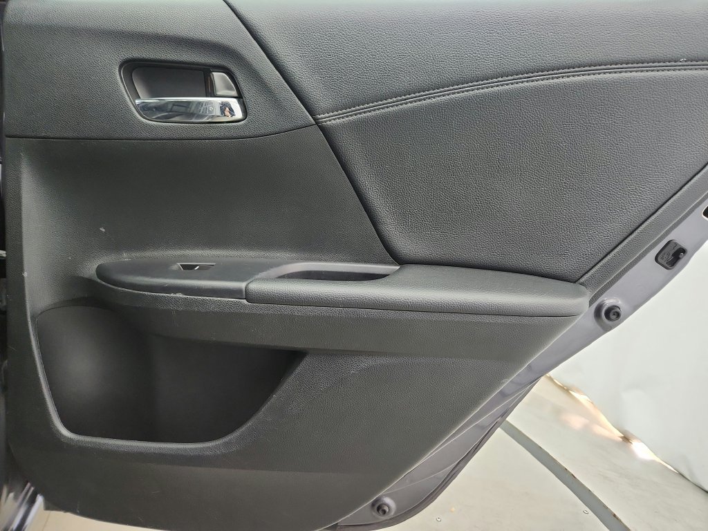 Used 2017 Honda Accord EX-L image 31