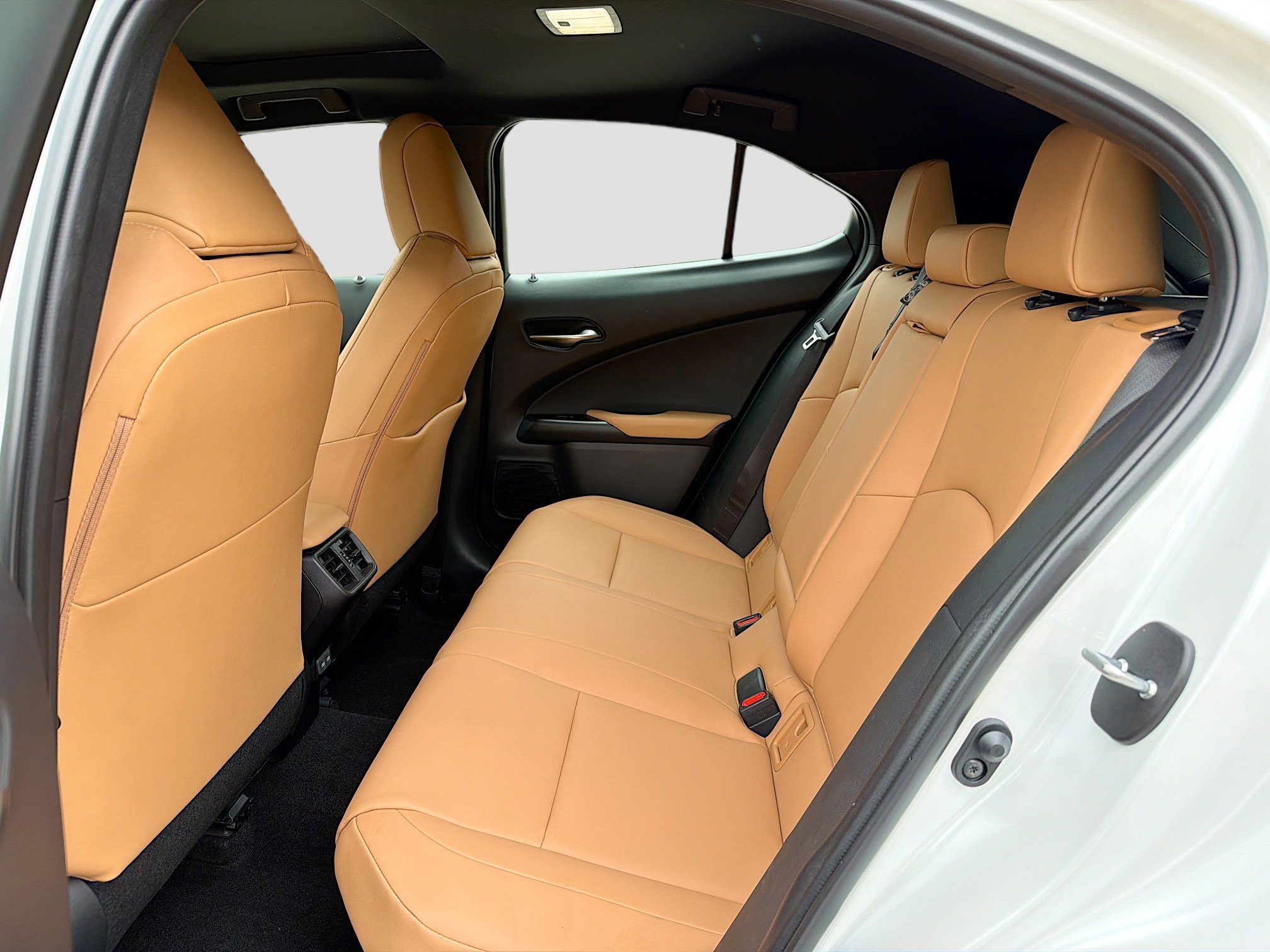 Used 2025 Lexus UX 300h FWD image 21