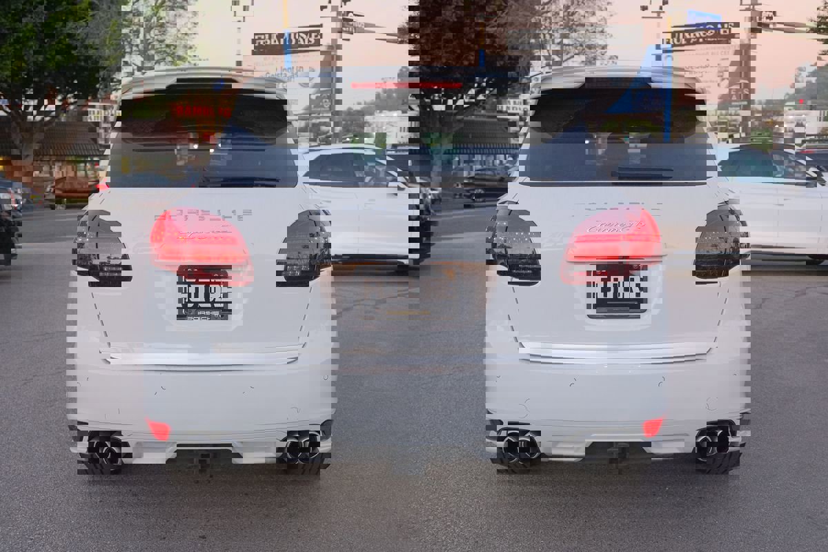 Used 2014 Porsche Cayenne GTS image 5