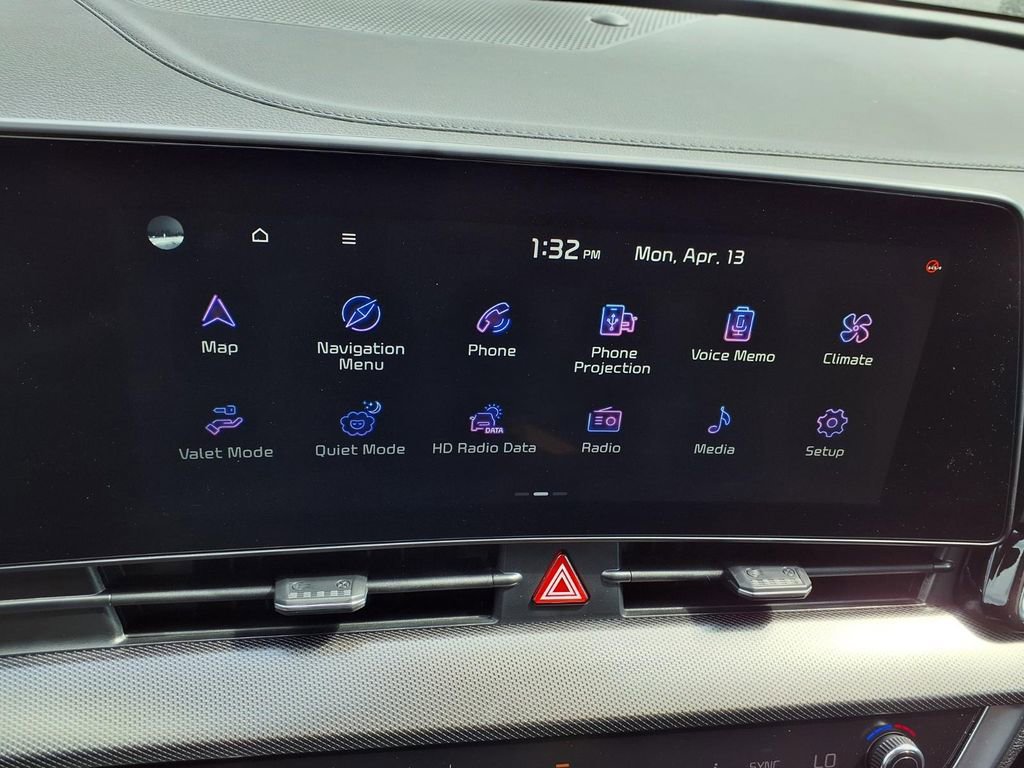 Used 2025 Kia Sportage SX image 6