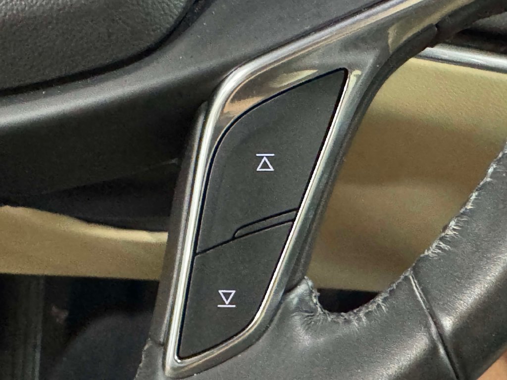 Used 2018 Cadillac XT5 FWD image 19