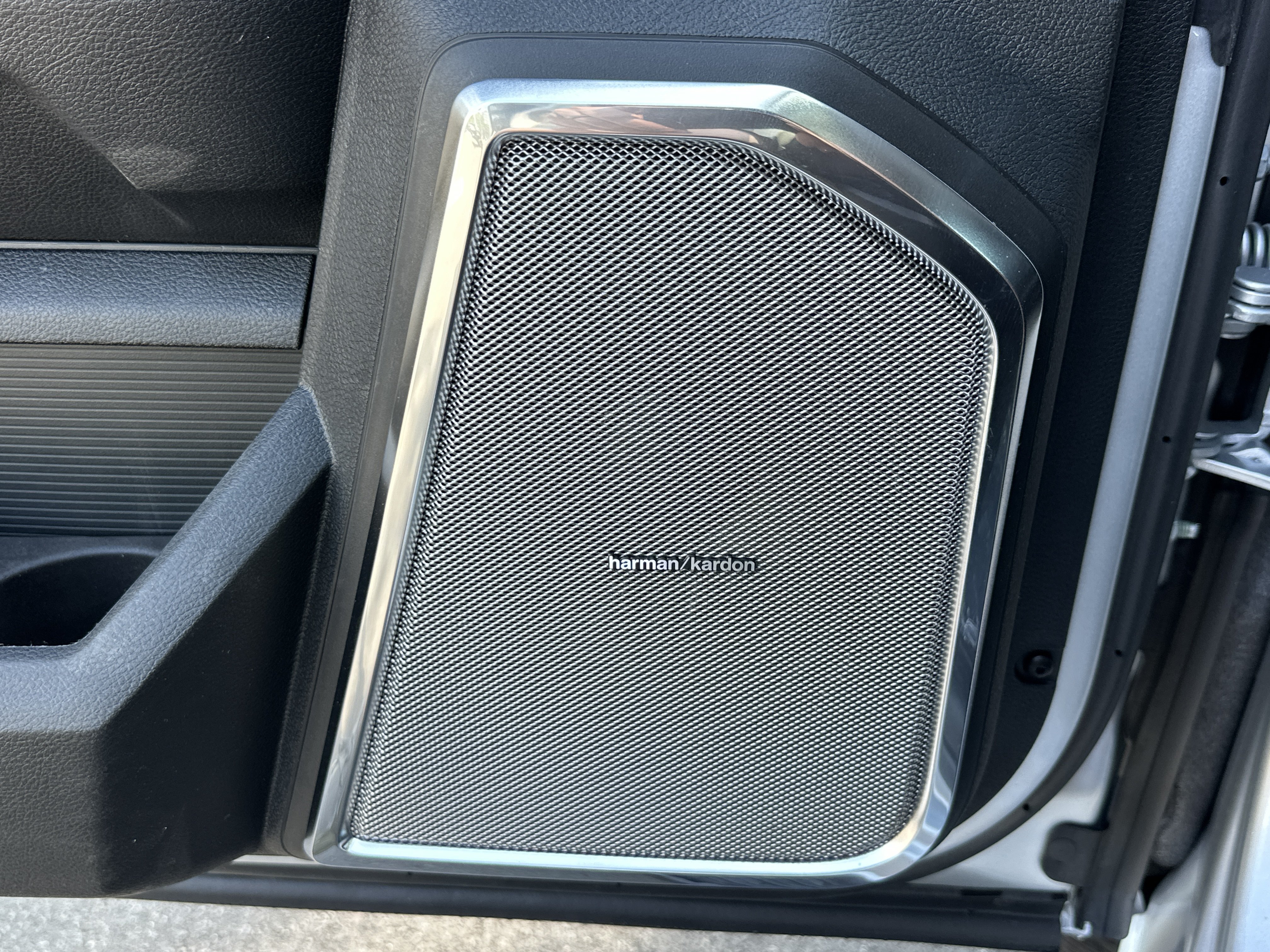 New 2026 RAM 2500 Laramie AWD/4WD image 14