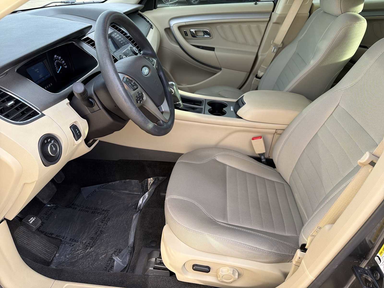 Used 2018 Ford Taurus SE image 12