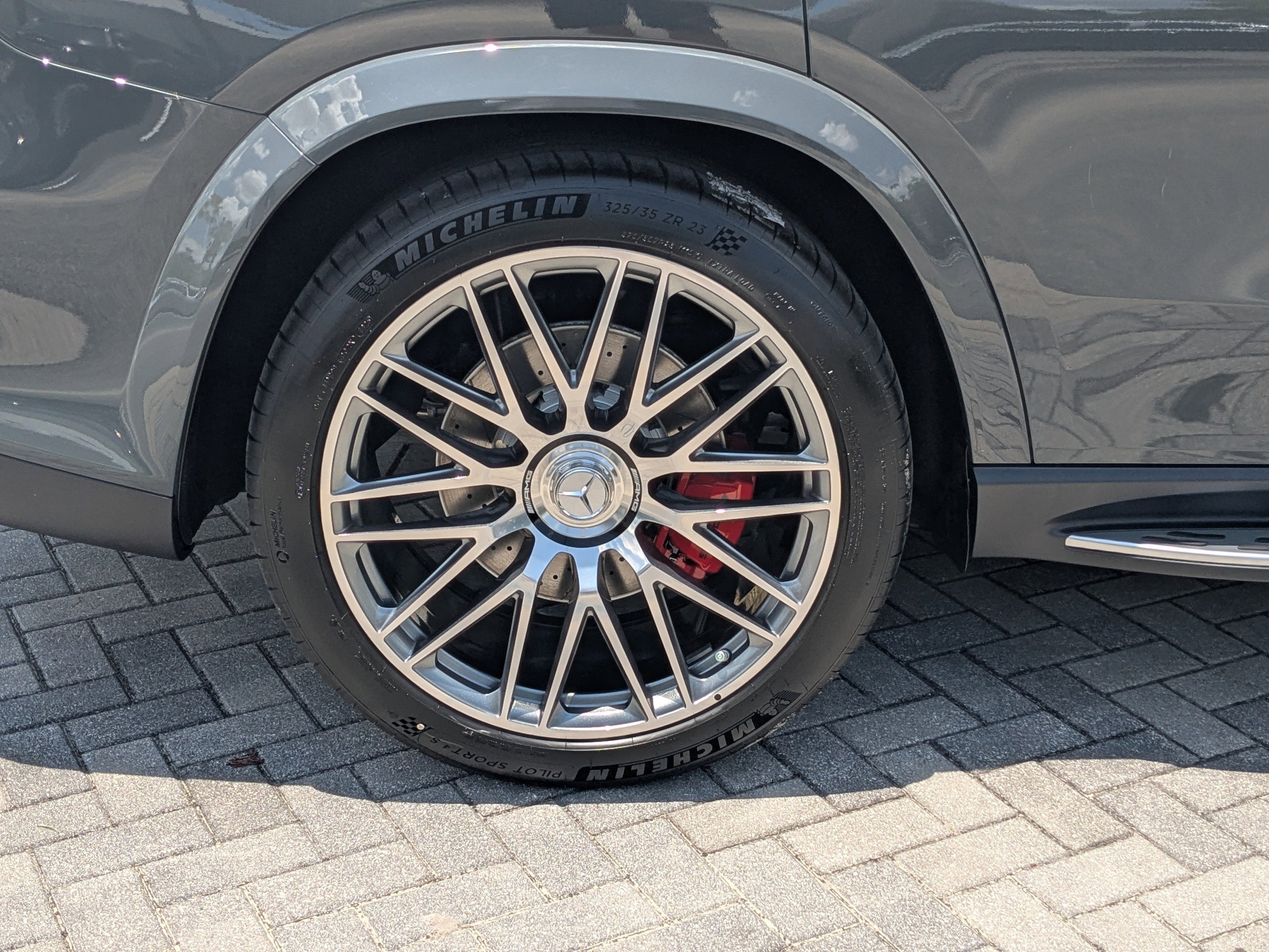 New 2025 Mercedes-Benz GLS 63 AMG 4MATIC image 2