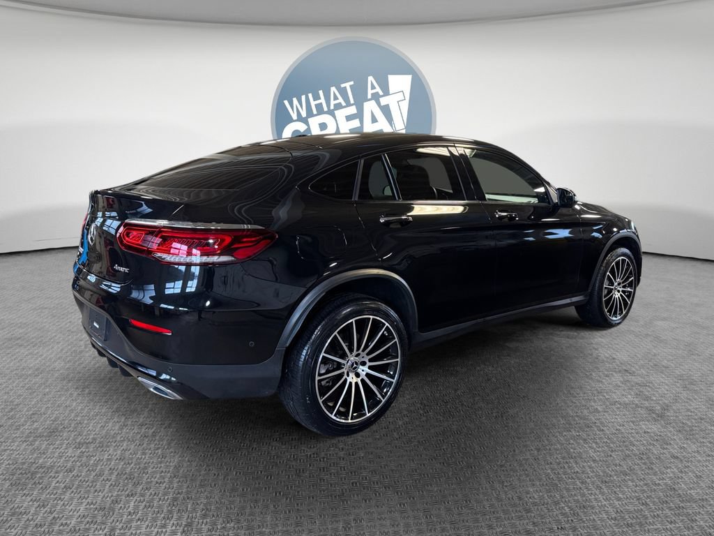 Used 2023 Mercedes-Benz GLC 300 4MATIC Coupe image 3