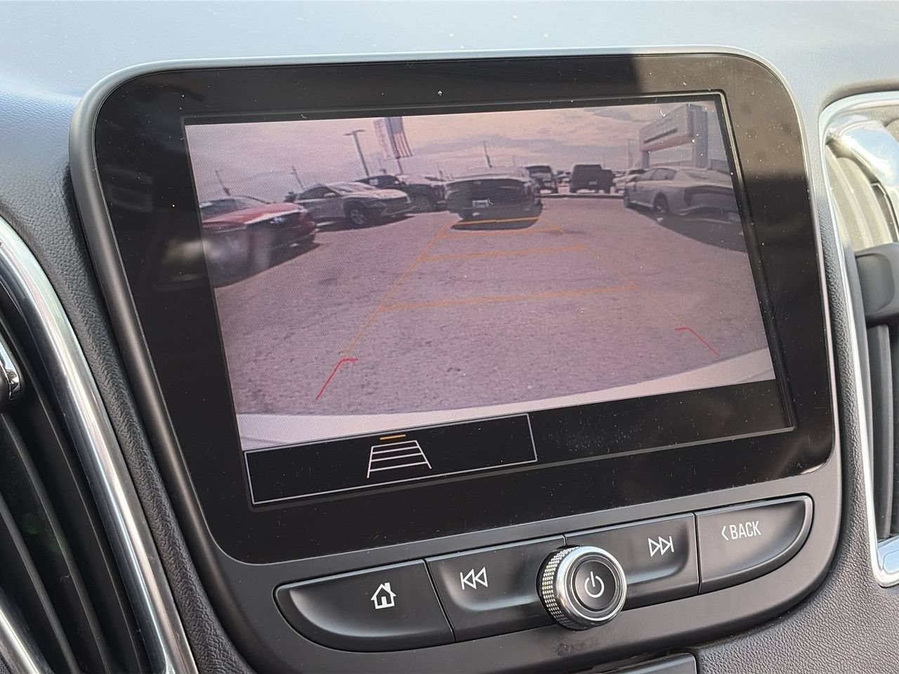Used 2021 Chevrolet Malibu LT FWD image 25