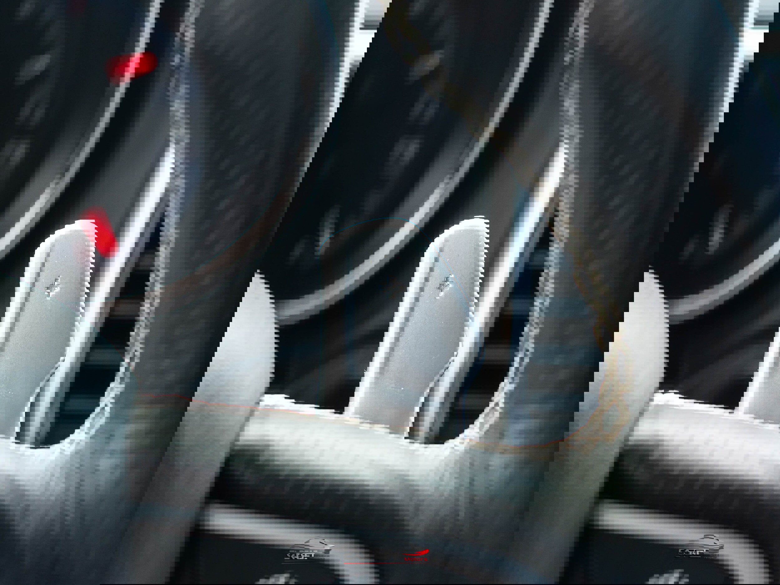 Used 2016 Jeep Grand Cherokee SRT image 27