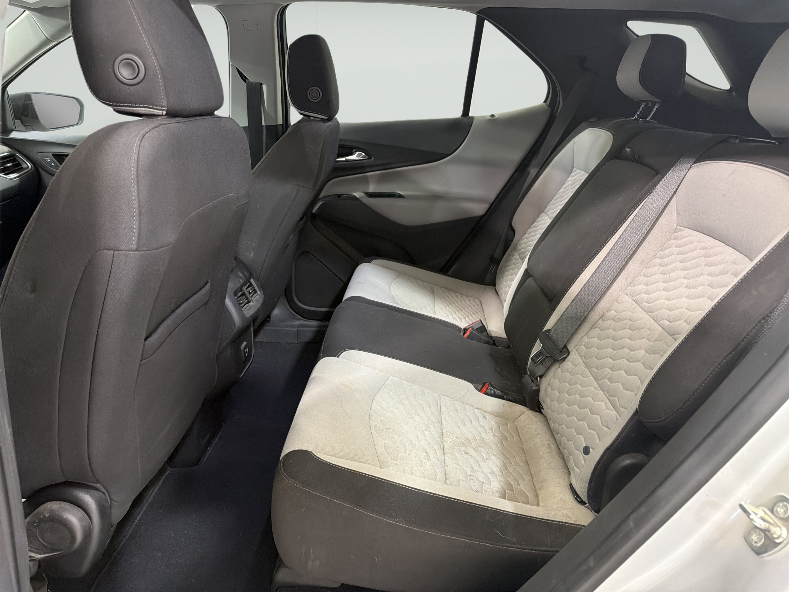 Used 2021 Chevrolet Equinox LS FWD image 10