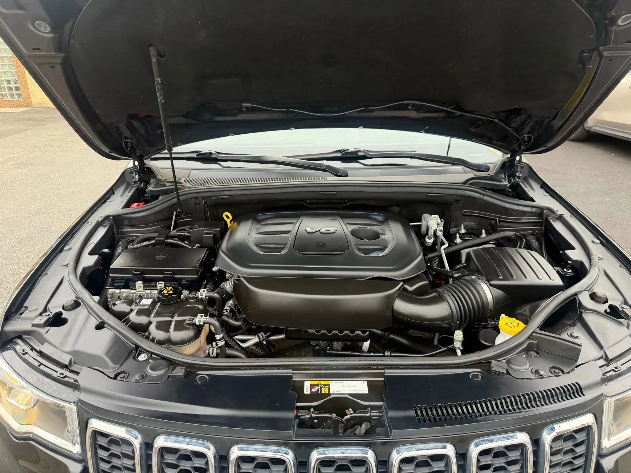 Used 2018 Jeep Grand Cherokee Limited w/ Trailer Tow Group IV image 25