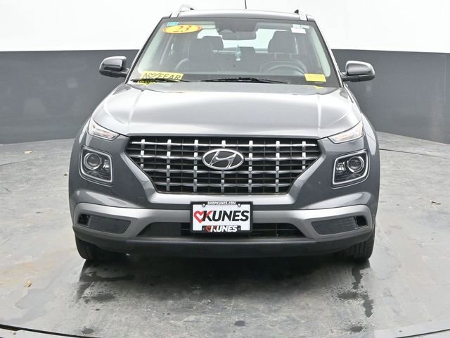 Used 2023 Hyundai Venue Limited image 4