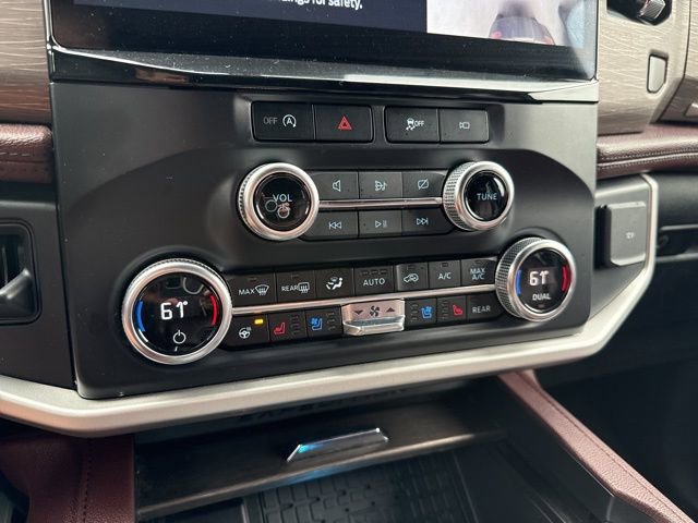 Used 2024 Ford Expedition Limited image 29