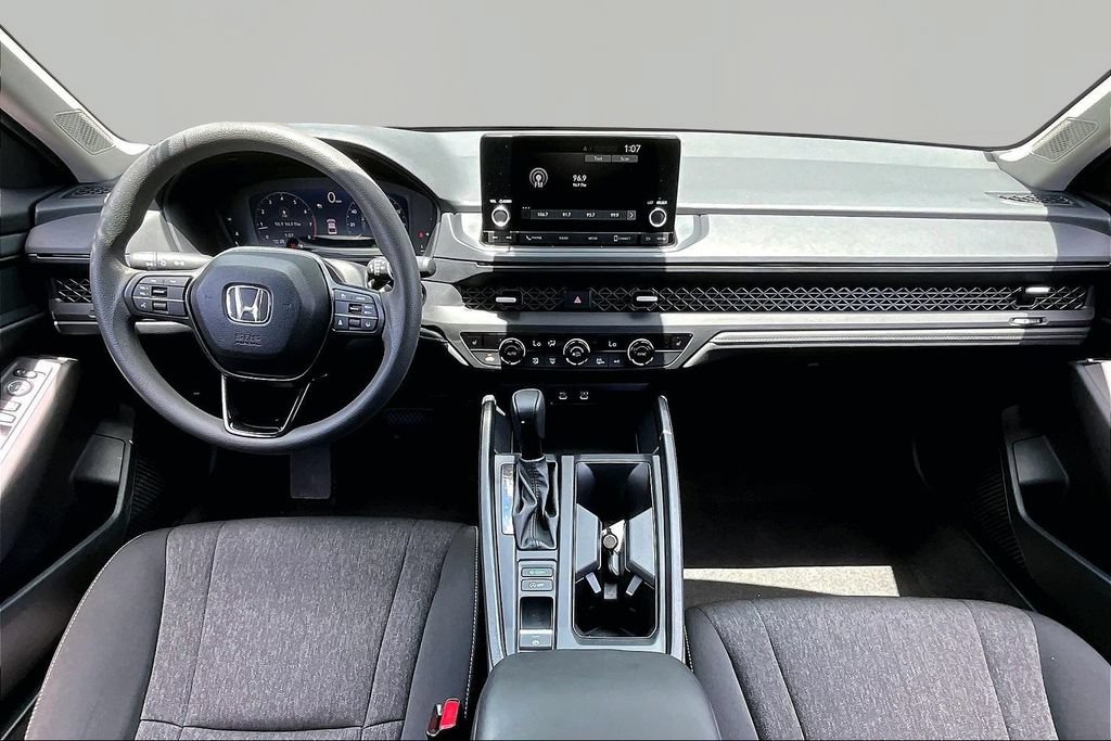 Certified 2025 Honda Accord SE image 7
