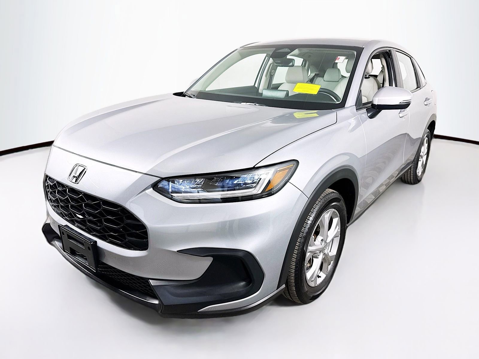 Used 2023 Honda HR-V LX image 3