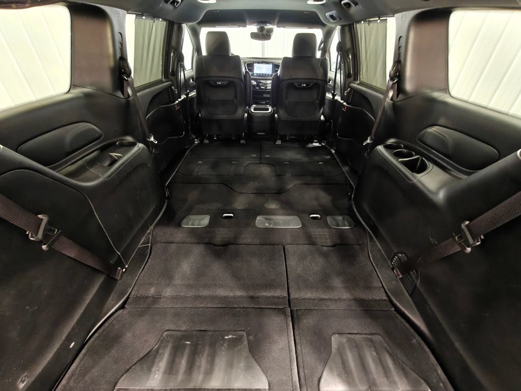 Used 2025 Chrysler Pacifica Select FWD image 36