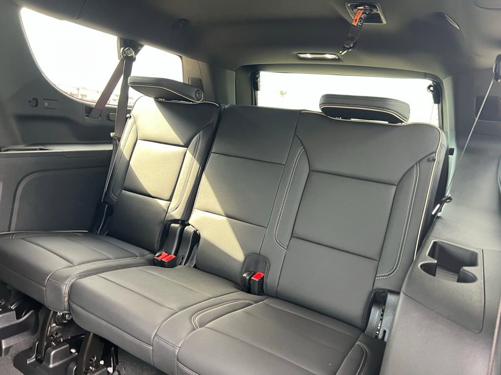 New 2026 Chevrolet Suburban Premier RWD image 31