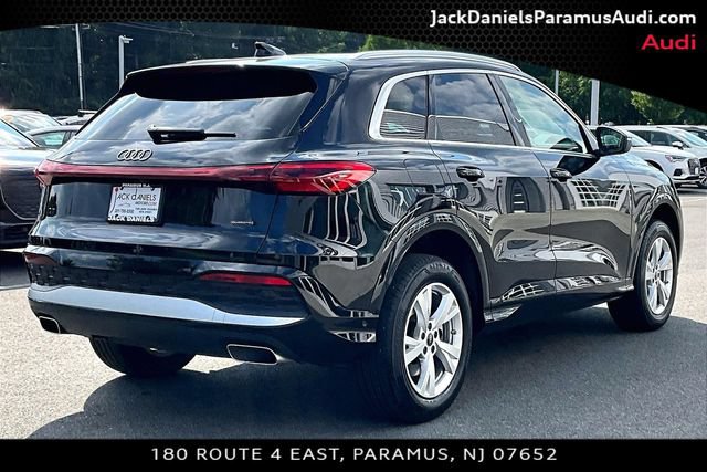 Used 2025 Audi Q5 Premium w/ Convenience Package AWD/4WD image 2