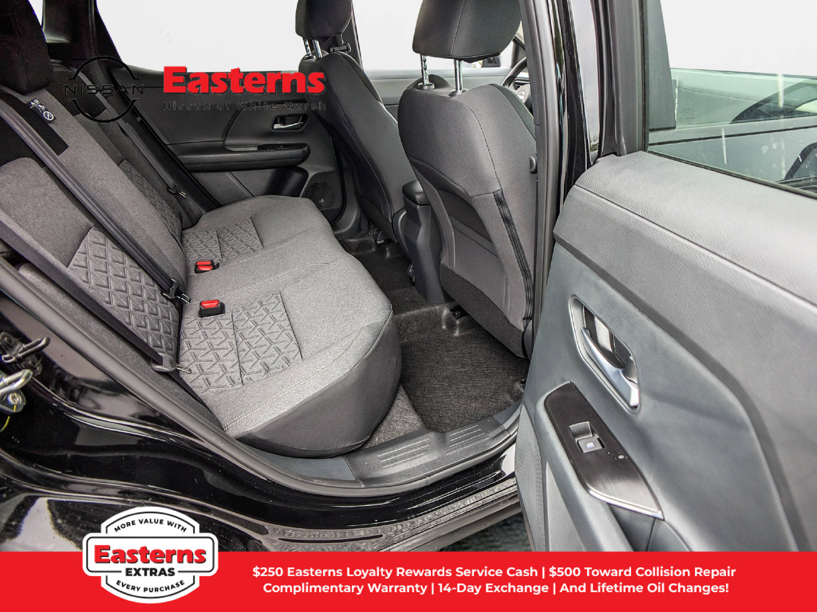 Used 2025 Nissan Kicks SV AWD/4WD image 15