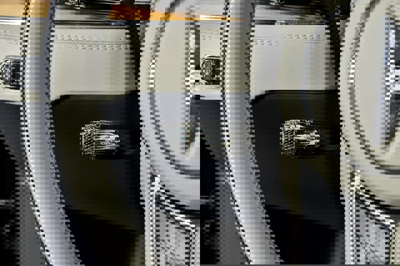 Used 2021 Bentley Continental GT image 31