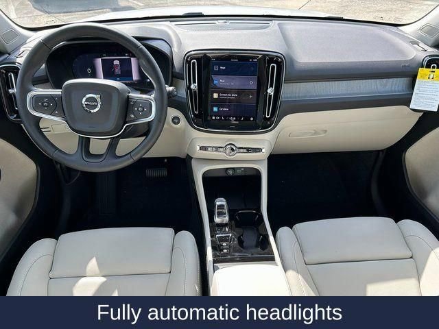 New 2025 Volvo XC40 B5 Ultra w/ Protection Package AWD/4WD image 18