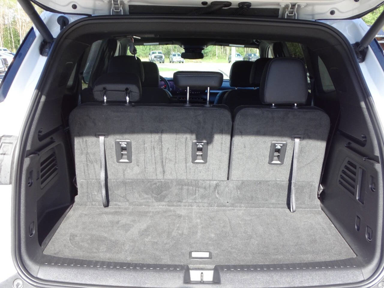 Used 2025 Buick Enclave AWD Preferred image 43