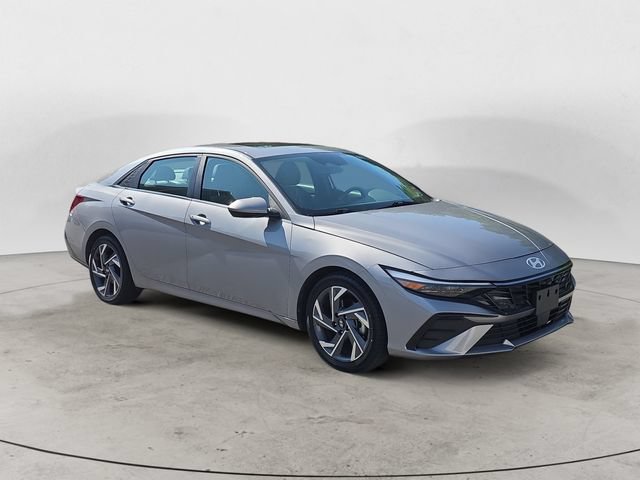 Used 2025 Hyundai Elantra SEL FWD image 7