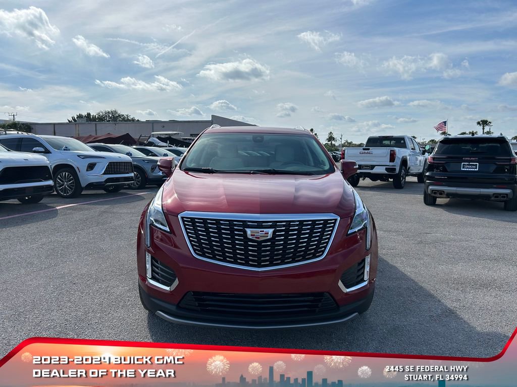Used 2025 Cadillac XT5 Premium Luxury image 3