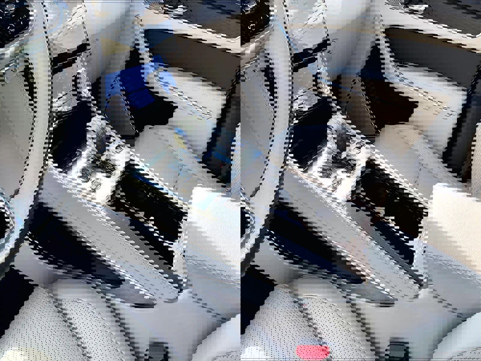 Used 2025 Jaguar F-PACE R-Dynamic S image 19