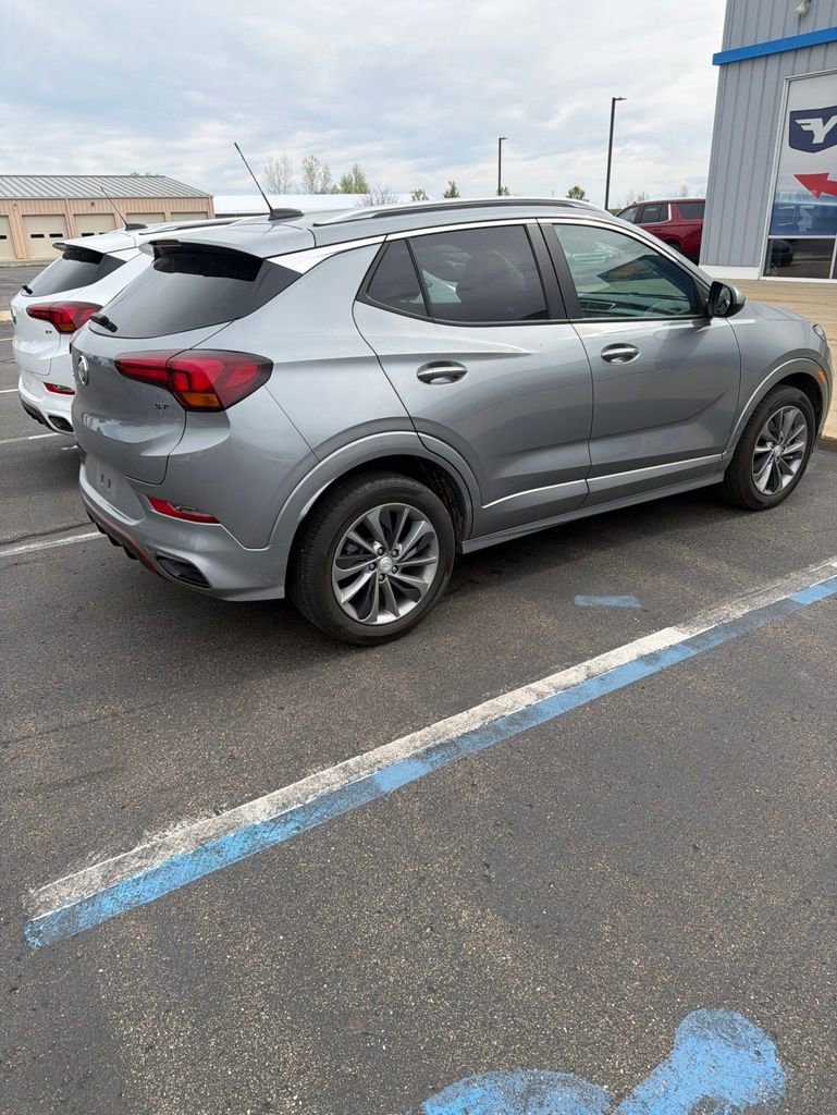 Used 2023 Buick Encore GX Select w/ Sport Touring Package FWD image 3