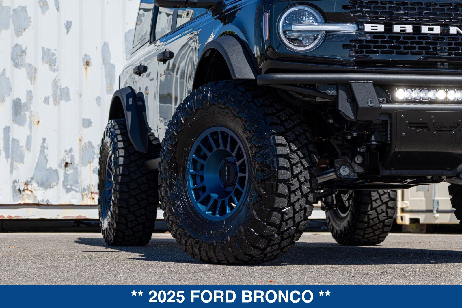 Used 2025 Ford Bronco Badlands AWD/4WD image 19