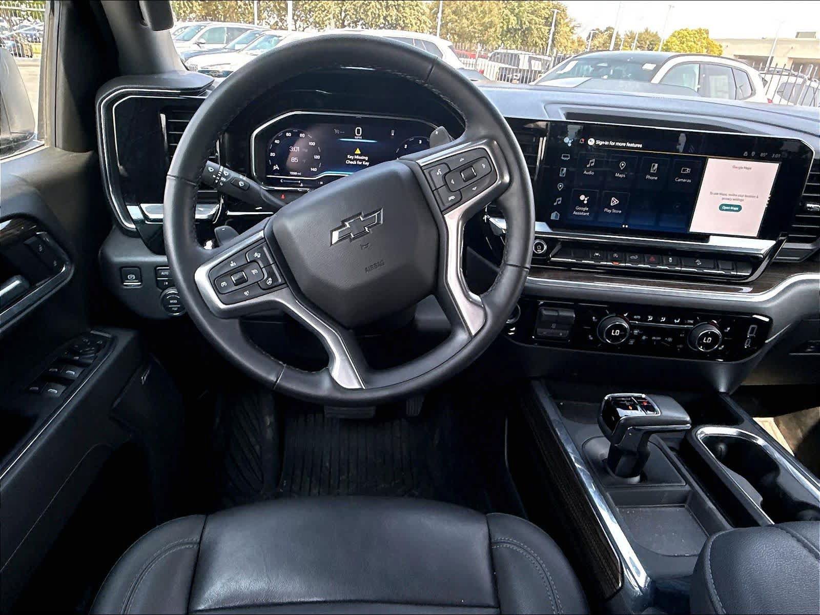 Used 2025 Chevrolet Silverado 1500 LT Trail Boss w/ Convenience Package II AWD/4WD image 11