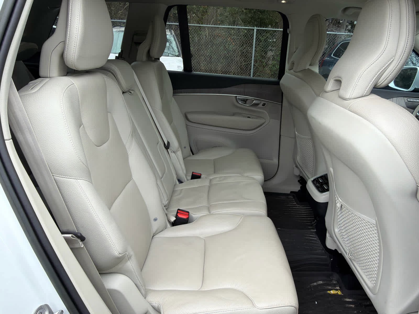 Certified 2023 Volvo XC90 B6 Plus w/ Protection Package Premier image 21