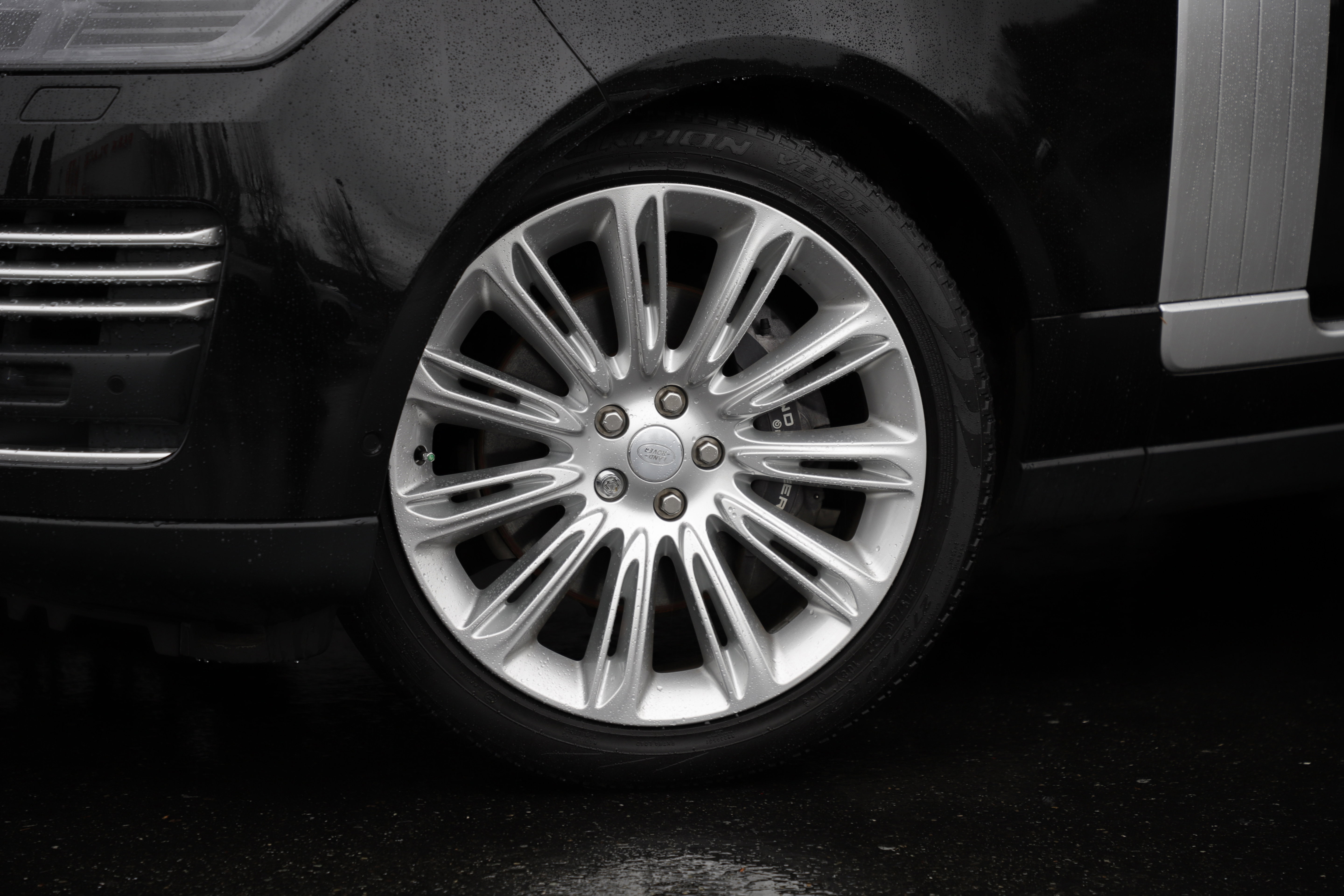 Certified 2022 Land Rover Range Rover Autobiography image 2