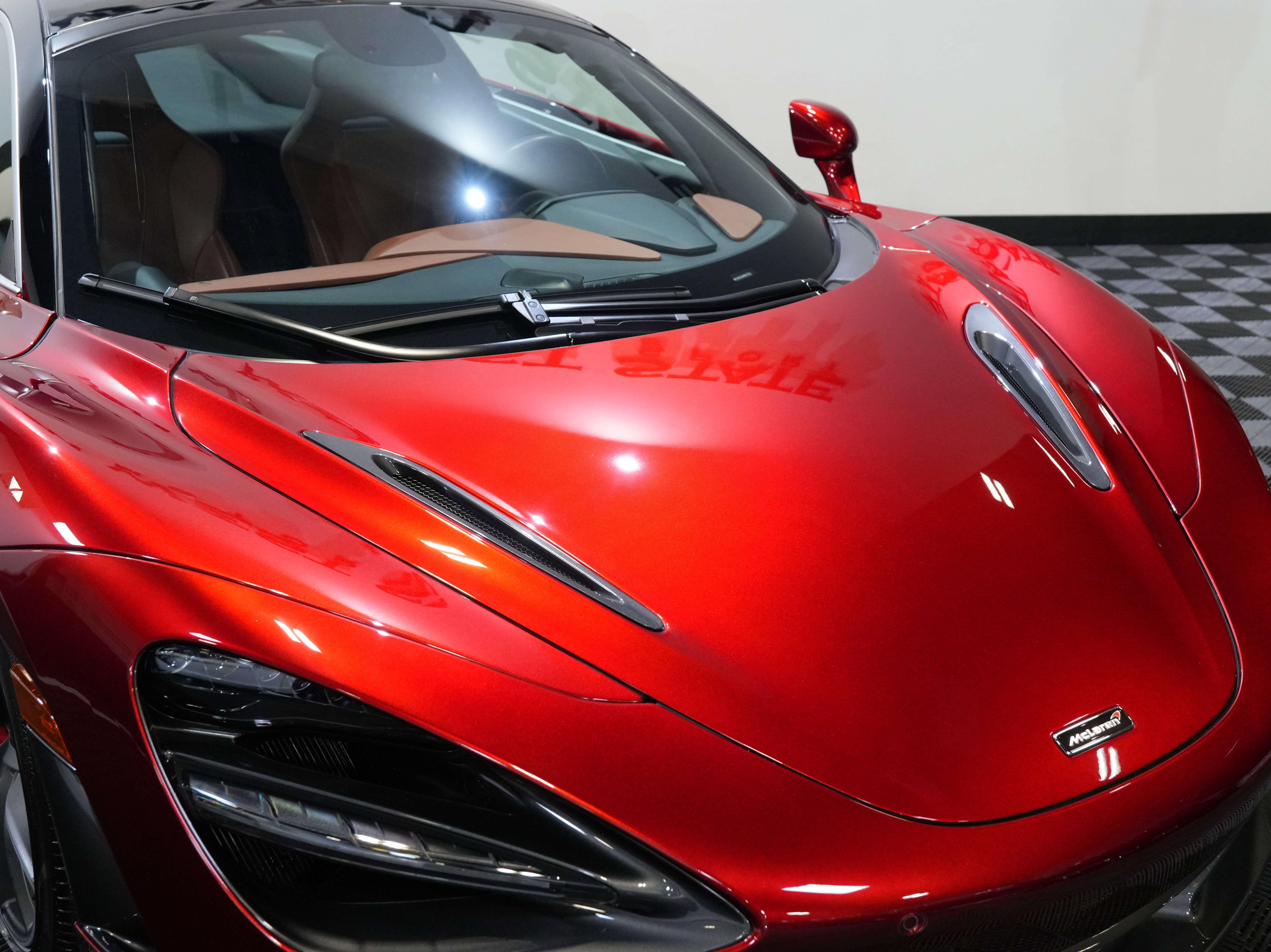 Used 2018 McLaren 720S image 12