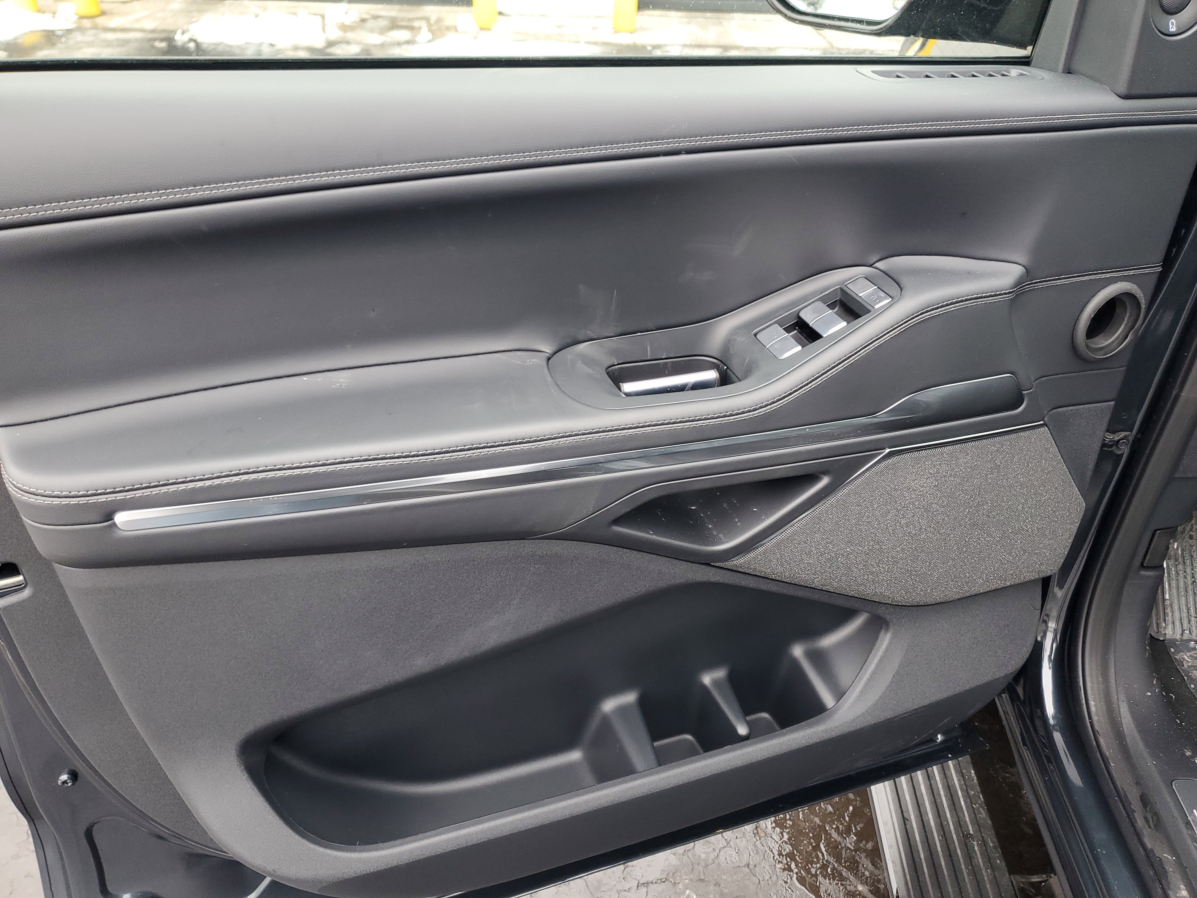 New 2025 Lincoln Navigator L Reserve w/ Jet Appearance Package image 8