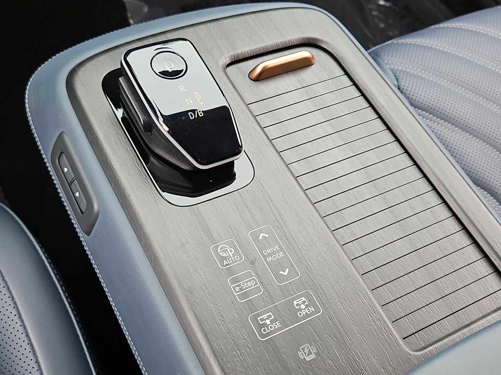 Used 2023 Nissan Ariya image 34