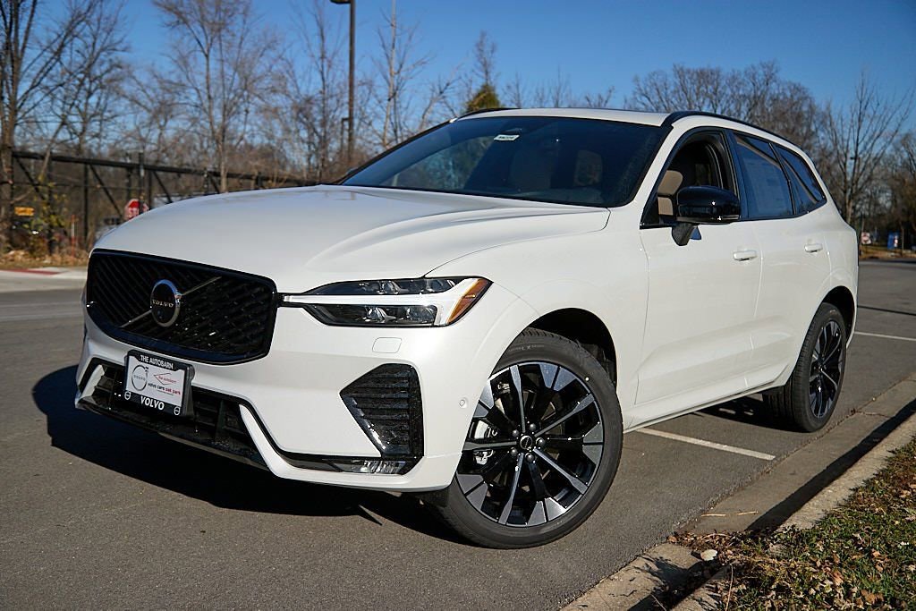 New 2026 Volvo XC60 B5 Plus w/ Protection Package Premier image 2
