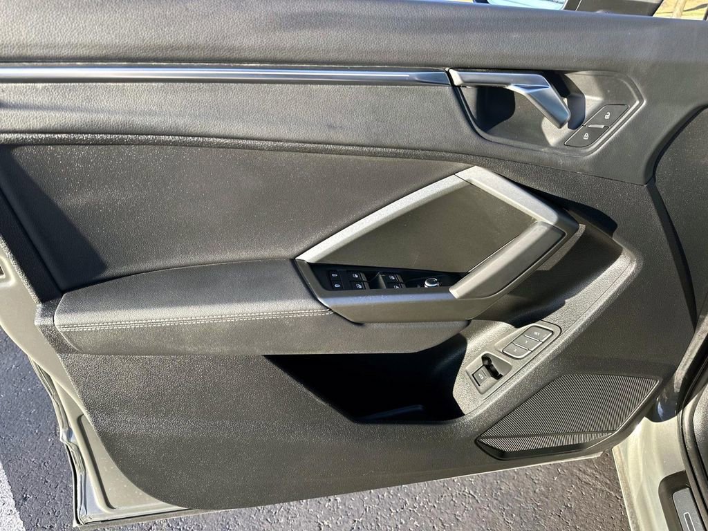 Used 2024 Audi Q3 2.0T Premium Plus w/ Premium Plus Package image 11