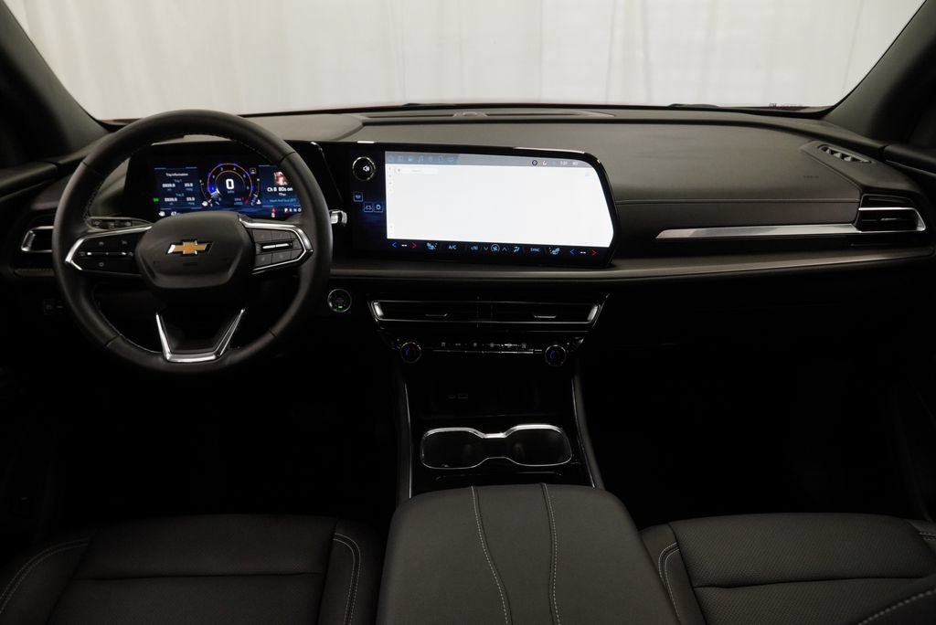 Used 2025 Chevrolet Traverse LT w/ Driver Confidence Package FWD image 8