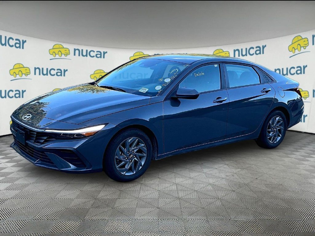 Used 2024 Hyundai Elantra SEL FWD image 3
