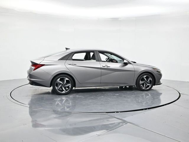 Used 2023 Hyundai Elantra Limited image 2