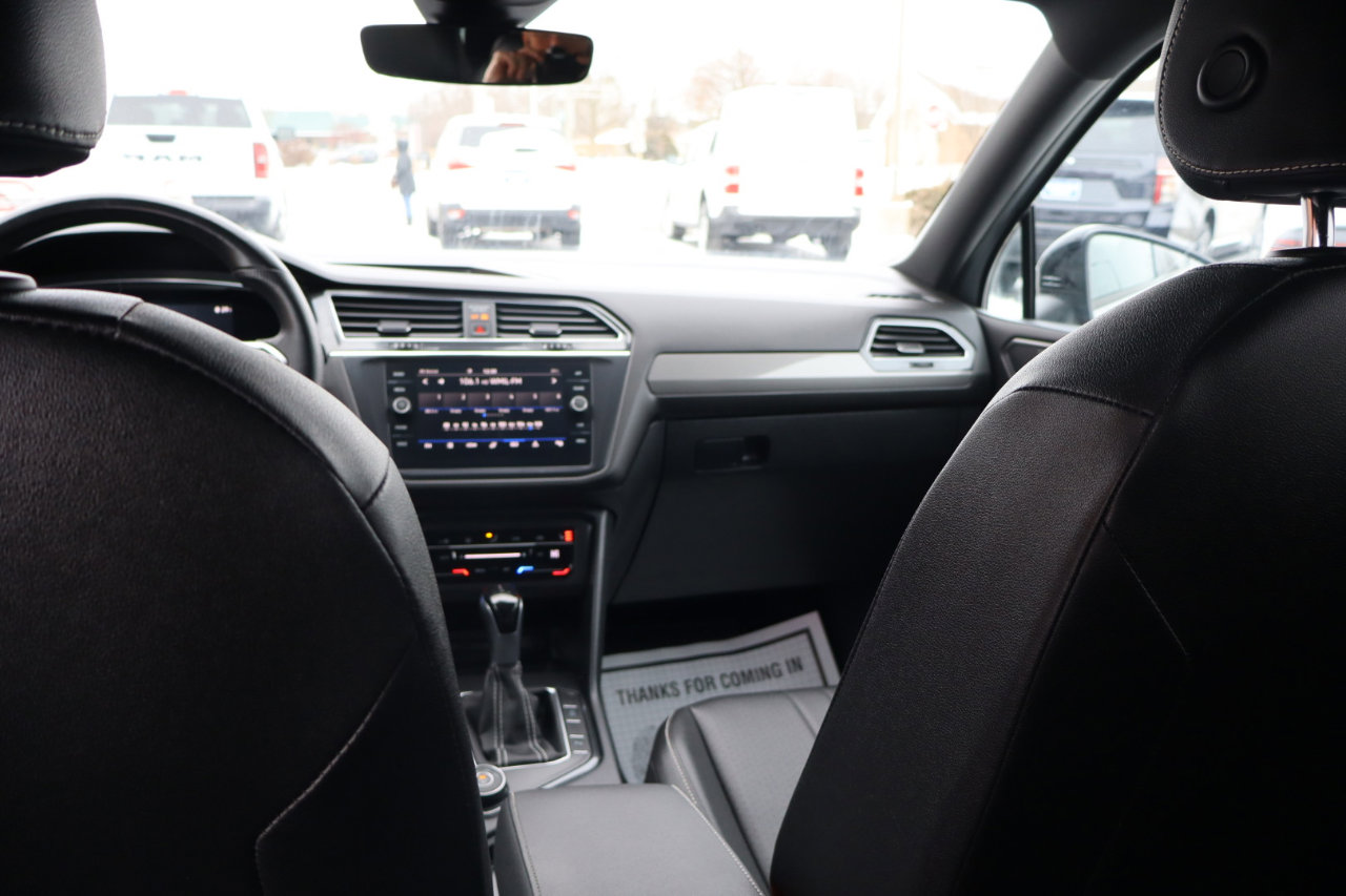 Used 2023 Volkswagen Tiguan SE R-Line image 22